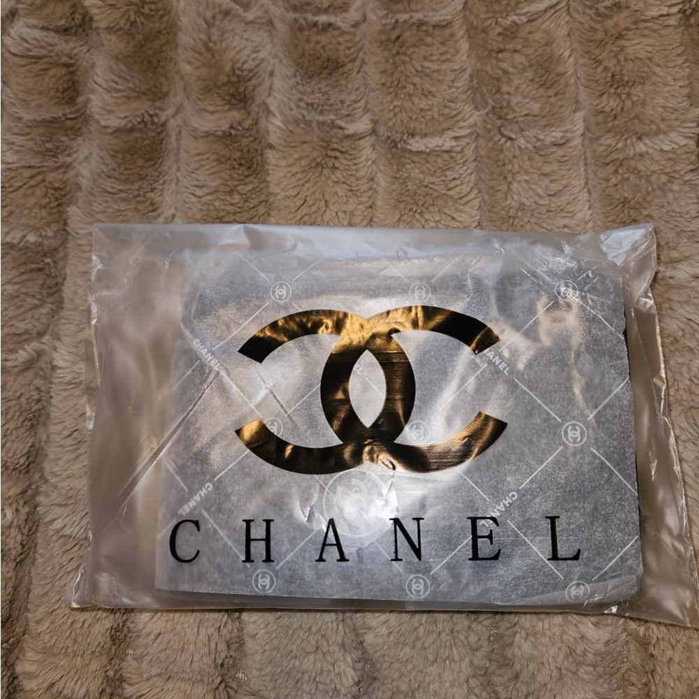 Luxe Quilted “fashion” Passport Holder with Gold Accent - Picture 5 of 9